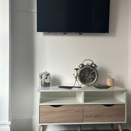 New Apartment 3 Μπρέντφορντ Εξωτερικό φωτογραφία
