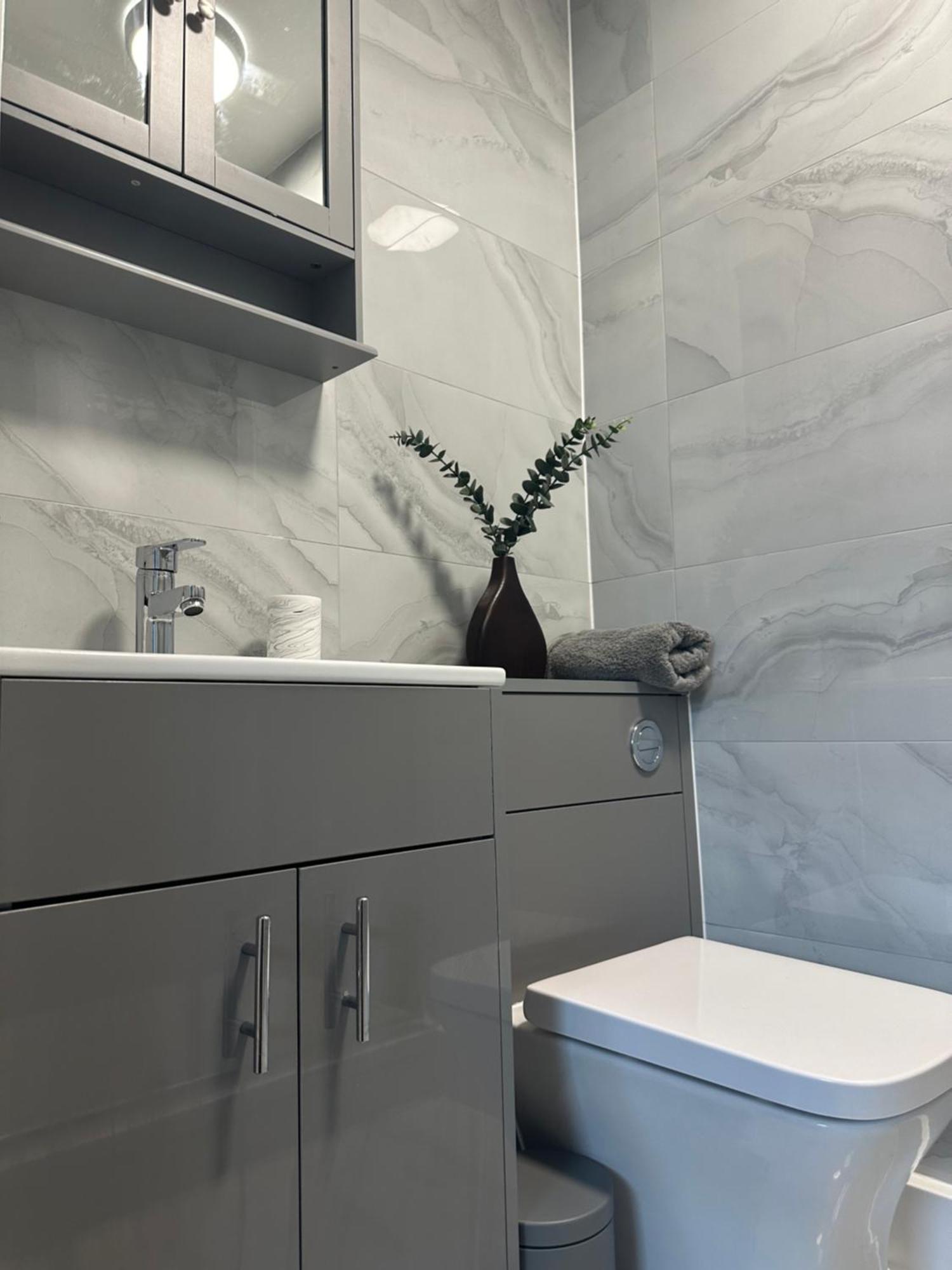 New Apartment 3 Μπρέντφορντ Εξωτερικό φωτογραφία