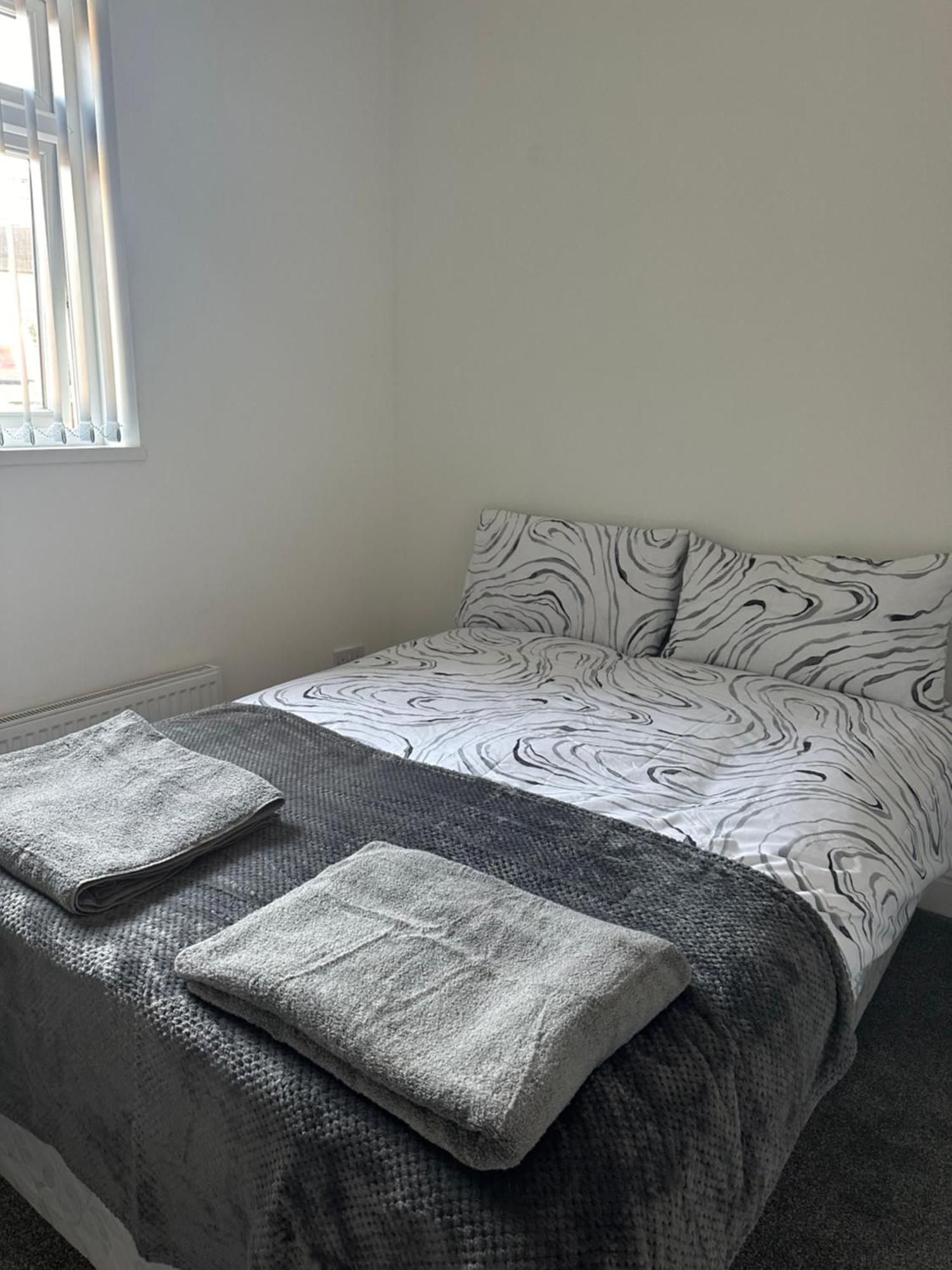 New Apartment 3 Μπρέντφορντ Εξωτερικό φωτογραφία